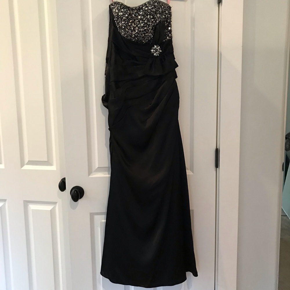 Black strapless prom dress